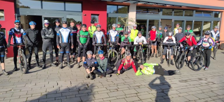 Radsportler aus Verl zum Training in Engter